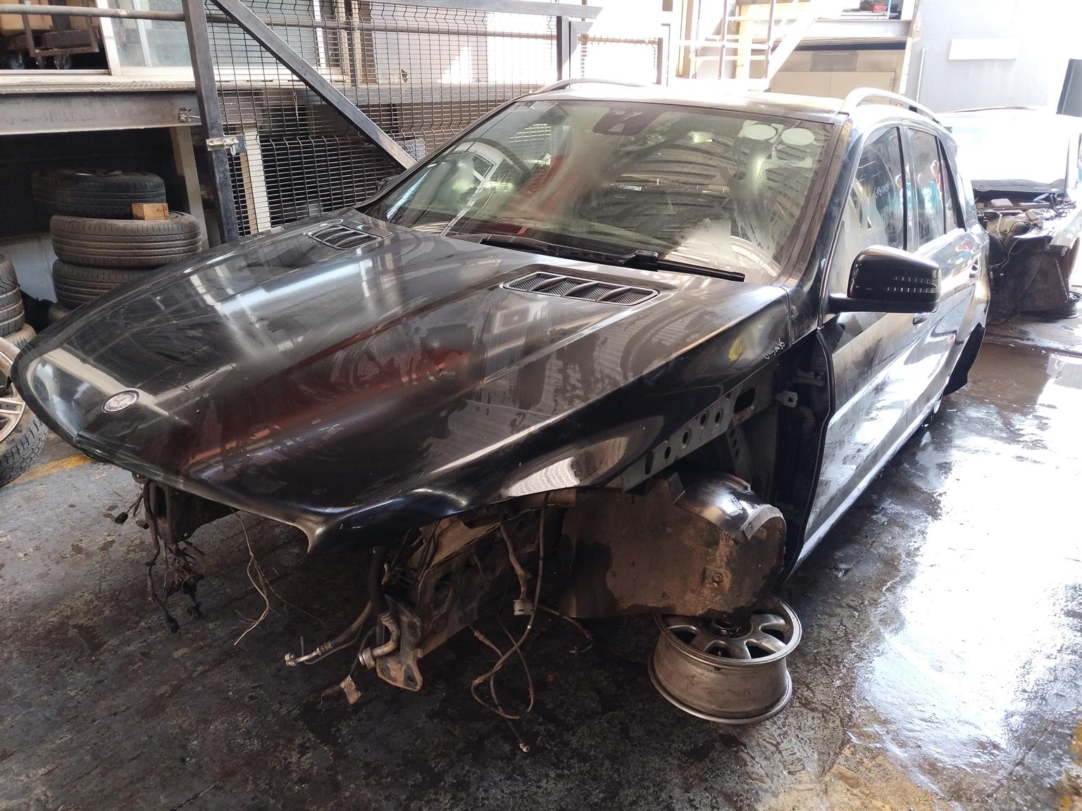 Mercedes-Benz ML63 AMG Bonnet Hood for sale used black - Private Seller Mercedes-Benz ML63 AMG Bonnet Hood for sale used black - Private Seller
