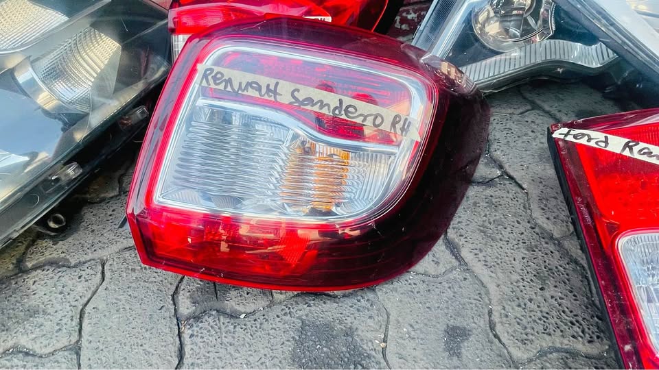 Renault Sandero taillight - Private Seller Renault Sandero taillight - Private Seller