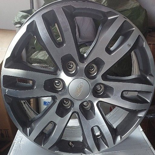 Ford Everest 18" rims x 4 - Private Seller