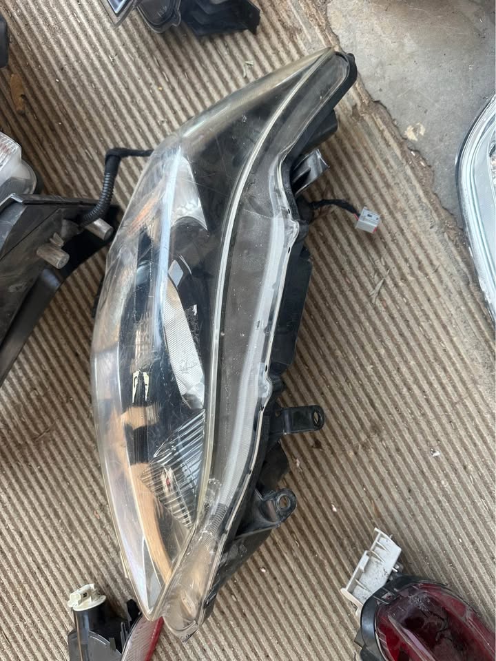 Toyota Corolla right side headlight - Private Seller Toyota Corolla right side headlight - Private Seller