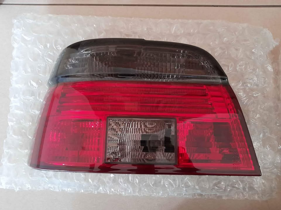 BMW E39 BRAND NEW SEMI SMOKED TAILIGHTS SET FORSALE