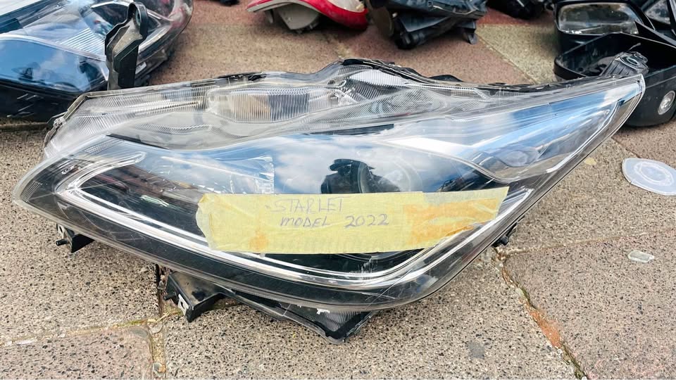 Toyota Starlet headlight - Private Seller Toyota Starlet headlight - Private Seller