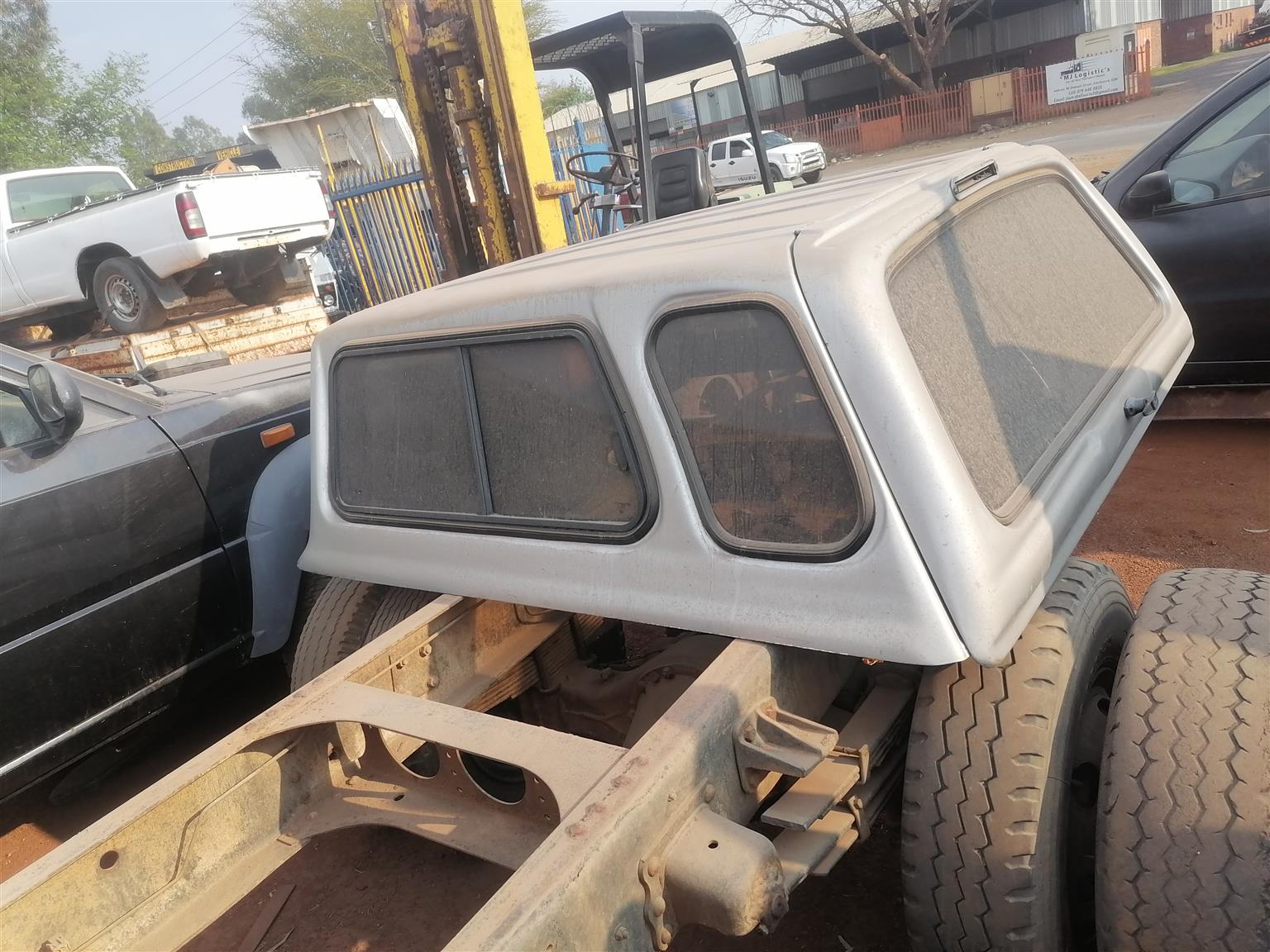 Canopy ford ranger double cab Montana shape for sale - Private Seller