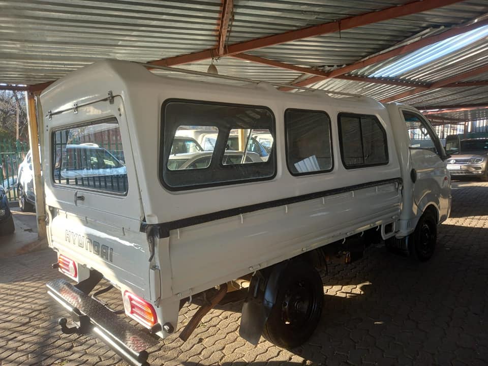 Hyundia H100 2.5D with Canopy Manual Diesel  2015 White