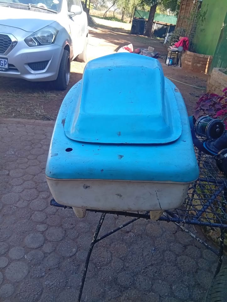 Bait boat shell