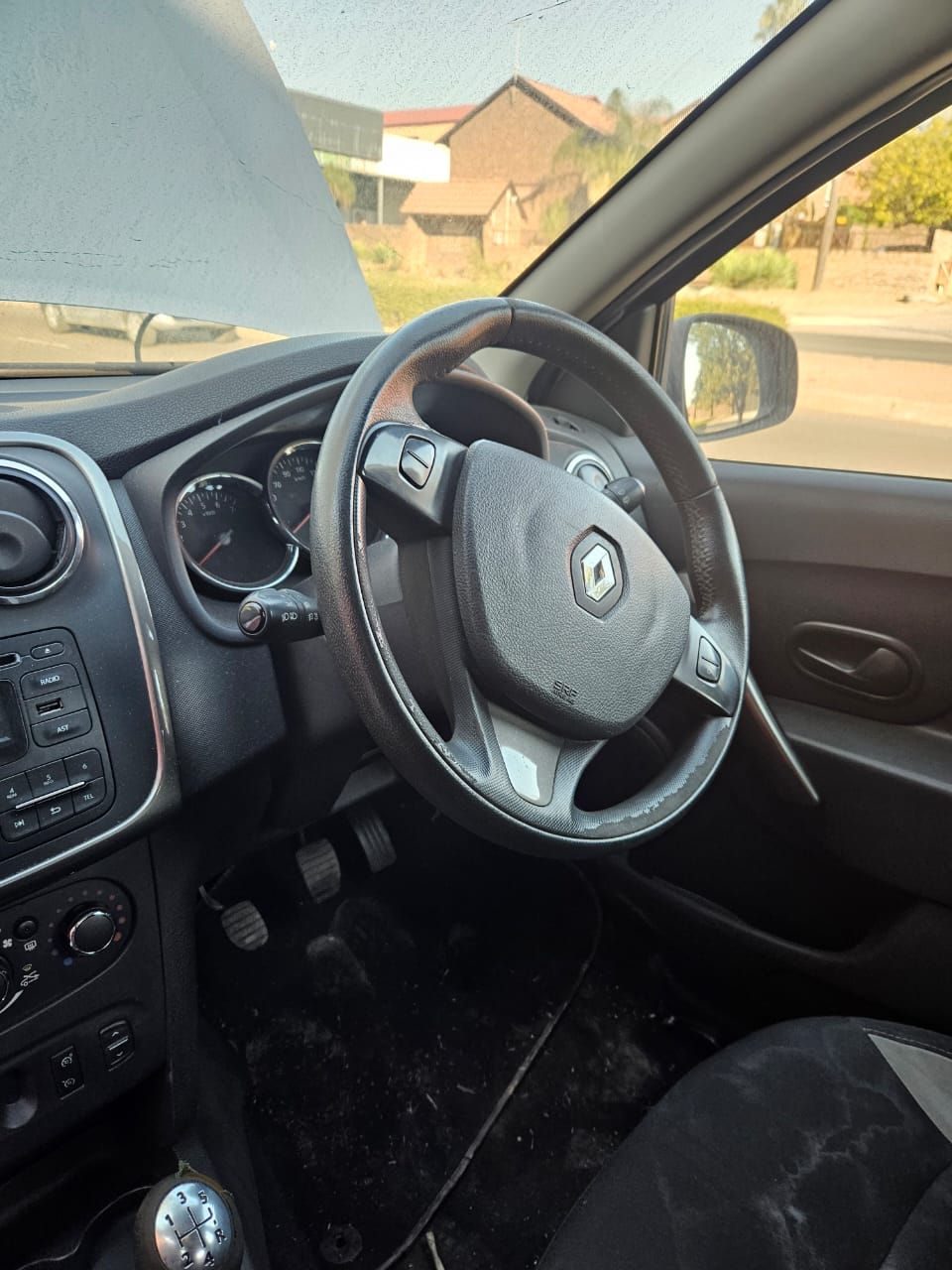 Now stripping a 2015 Renault Sandero — quality used parts - Private Seller Now stripping a 2015 Renault Sandero — quality used parts - Private Seller