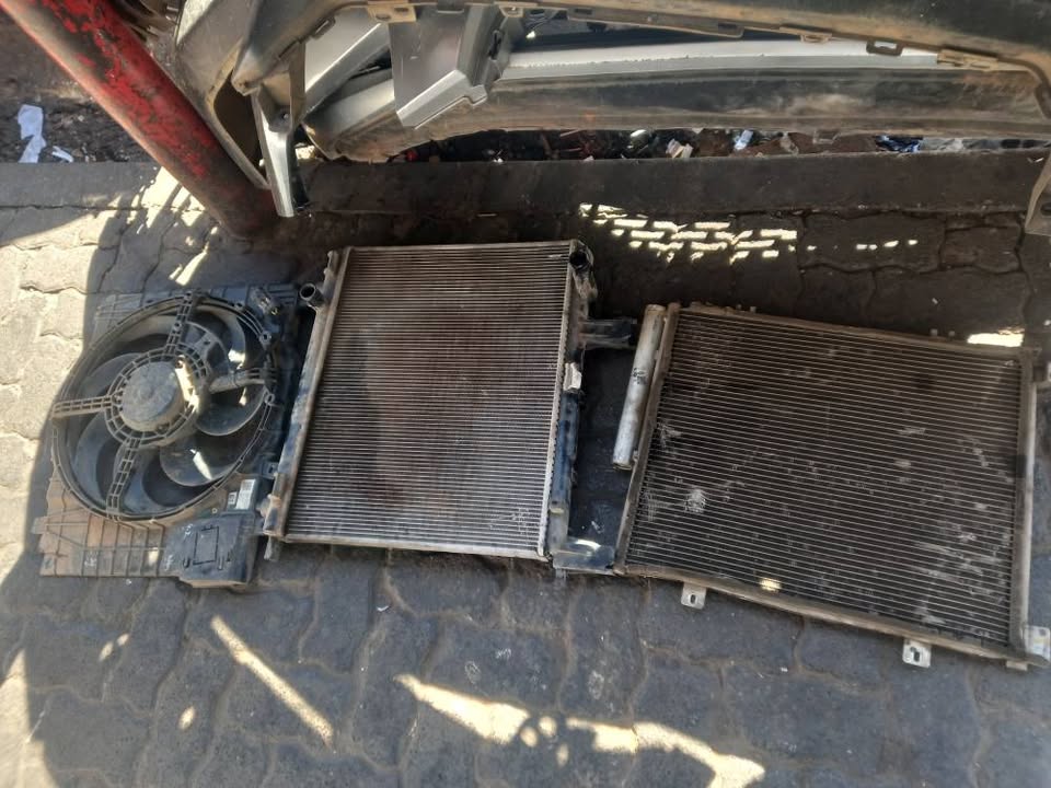 2021 RENAULT MAGANE OR KIGER COMPLETE RADIATOR SET - Private Seller