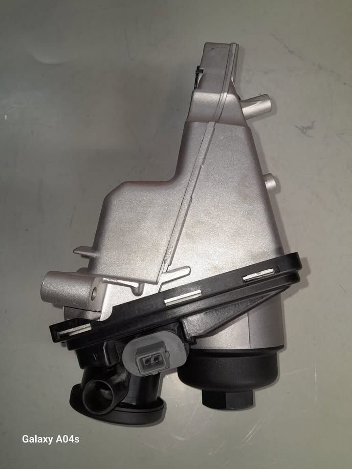 VOLVO 2.5T C30/ C70/ S40 & S60 OIL FILTER HOUSING FOR SALE - Private Seller