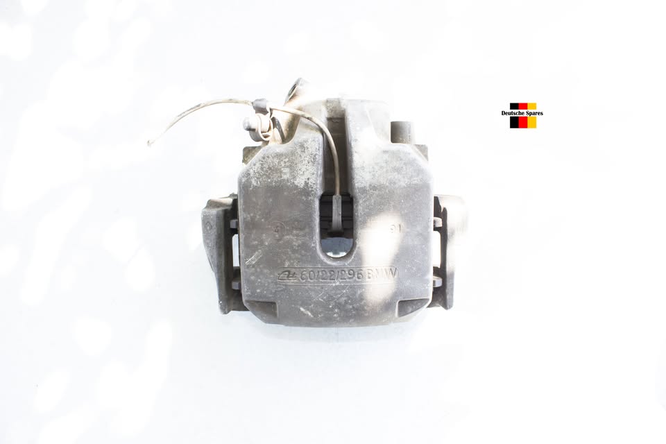 1995-2003 BMW E39 (M54 ENGINE) USED FRONT LEFT BRAKE CALIPER OEM: 6022296 - Private Seller 1995-2003 BMW E39 (M54 ENGINE) USED FRONT LEFT BRAKE CALIPER OEM: 6022296 - Private Seller