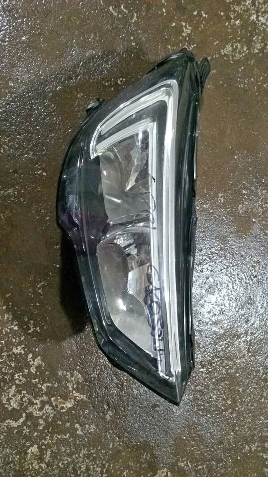 OPEL CROSS LAND HEADLIGHT - Private Seller OPEL CROSS LAND HEADLIGHT - Private Seller