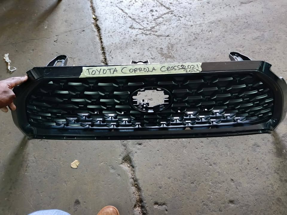 Toyota Corolla Cross 2021-2023 front Grill - Private Seller Toyota Corolla Cross 2021-2023 front Grill - Private Seller