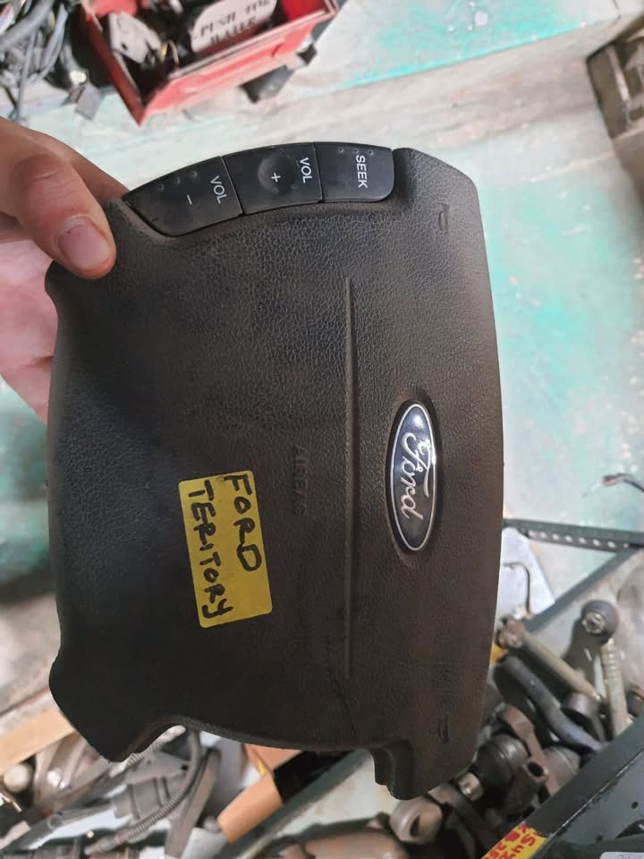 Ford Terrirory Airbag - Private Seller Ford Terrirory Airbag - Private Seller