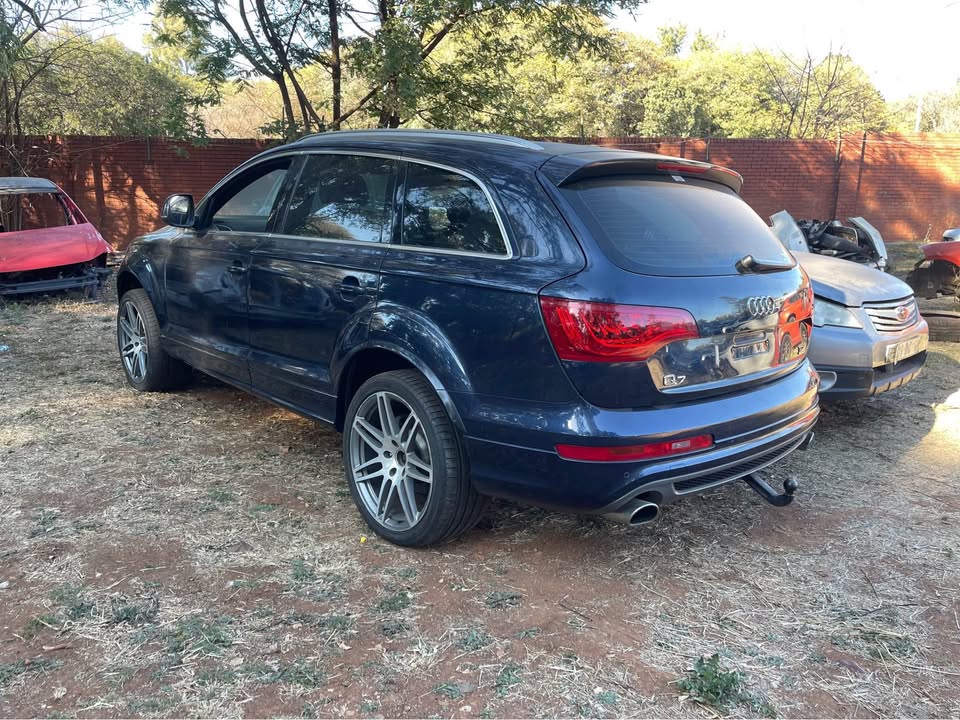 Audi Q7 facelift stripping for spares - Private Seller Audi Q7 facelift stripping for spares - Private Seller