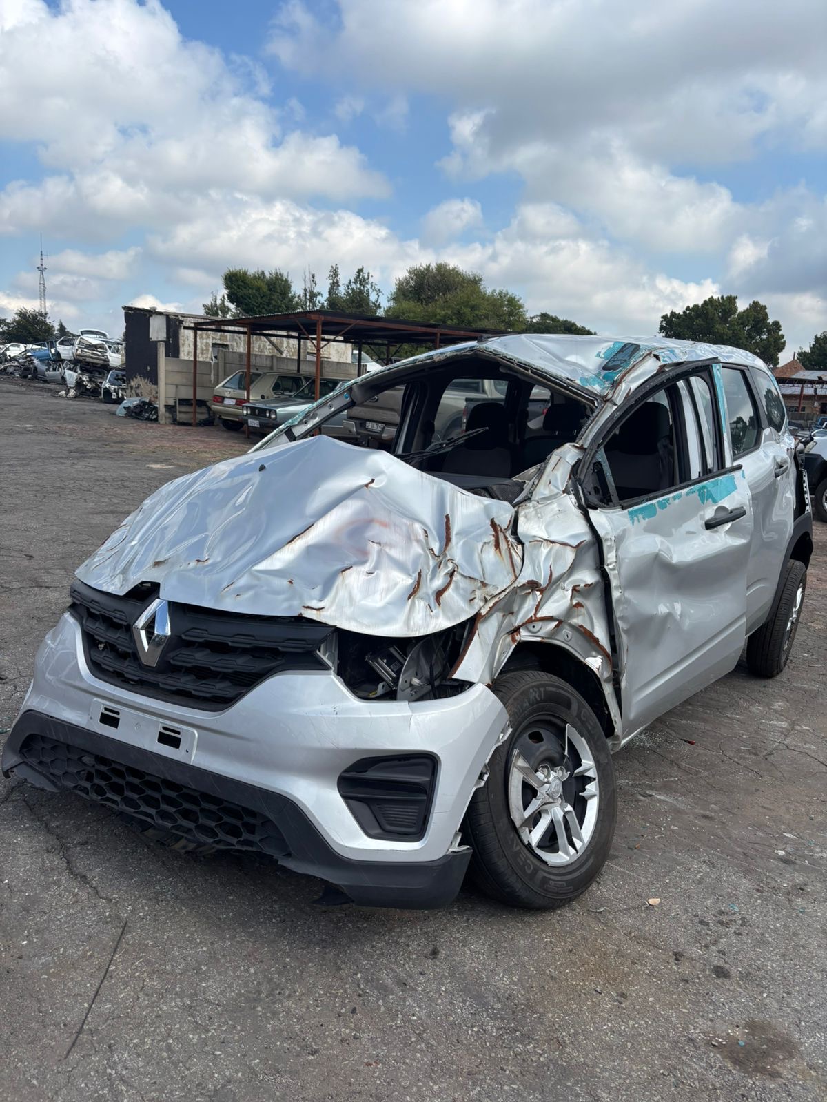 2022 Renault Triber 1.0lt #B4DA Stripping For Spares - Private Seller 2022 Renault Triber 1.0lt #B4DA Stripping For Spares - Private Seller
