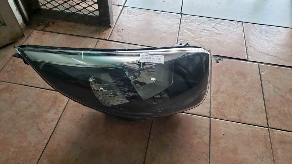 Kia Picanto Headlight - Private Seller Kia Picanto Headlight - Private Seller