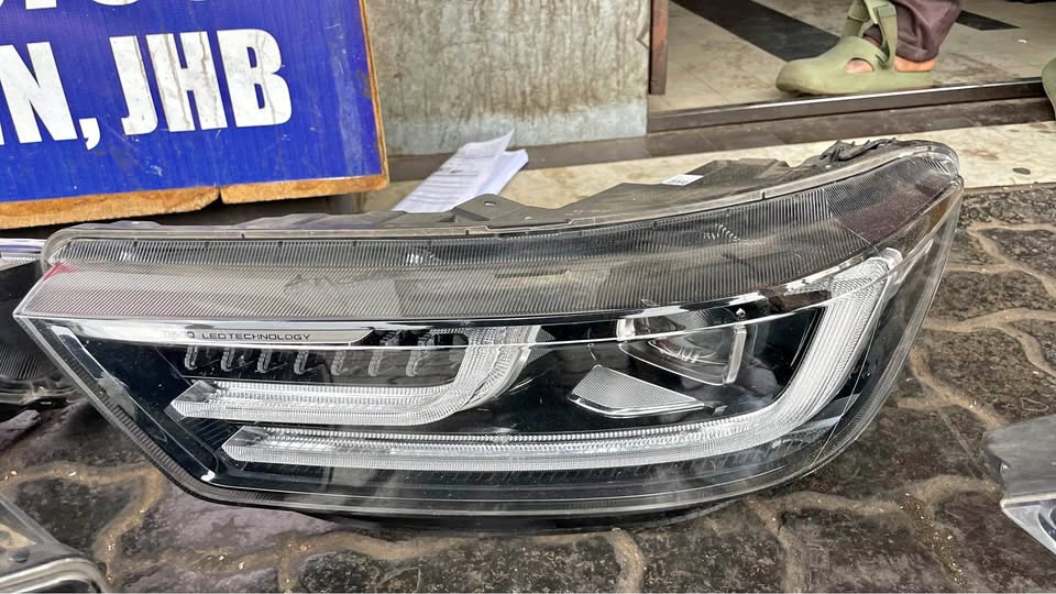 Chery Tiggo 8 Pro headlight - Private Seller Chery Tiggo 8 Pro headlight - Private Seller