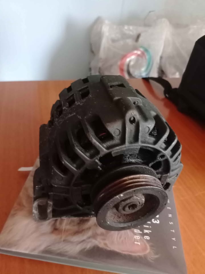 14 volt Alternator Renault