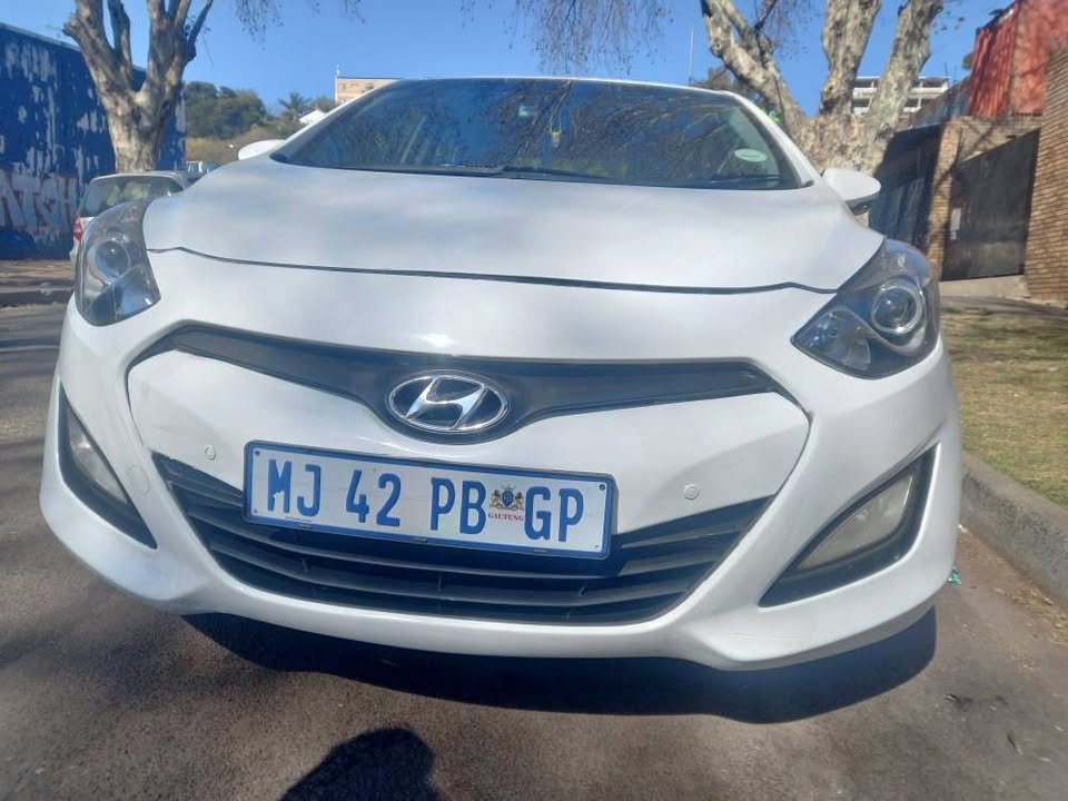 2015 Hyundai i30 Hatchback 1.6 Manual, Petrol, White, 85000kms
