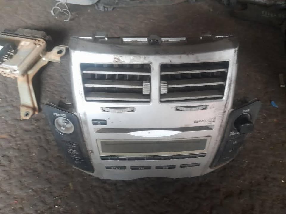TOYOTA YARIS RADIO - Private Seller