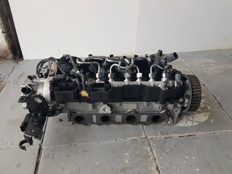 Volvo V40 2018 Diesel cylinder Head - Private Seller Volvo V40 2018 Diesel cylinder Head - Private Seller