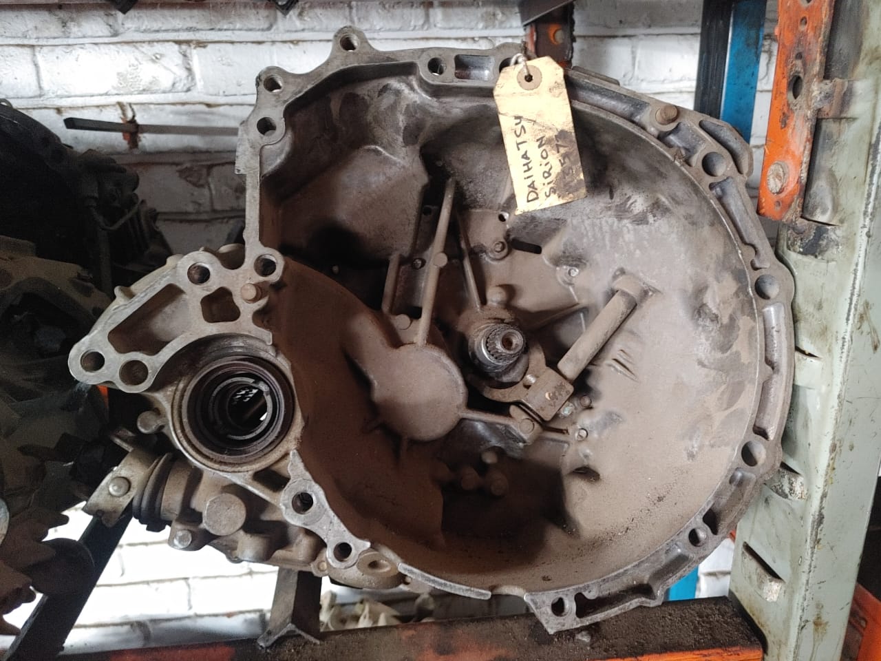DAIHATSU SIRION MANUAL GEARBOX - Private Seller