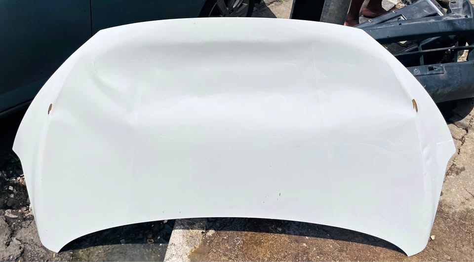 SUZUKI ERTIGA BONNET - Private Seller SUZUKI ERTIGA BONNET - Private Seller