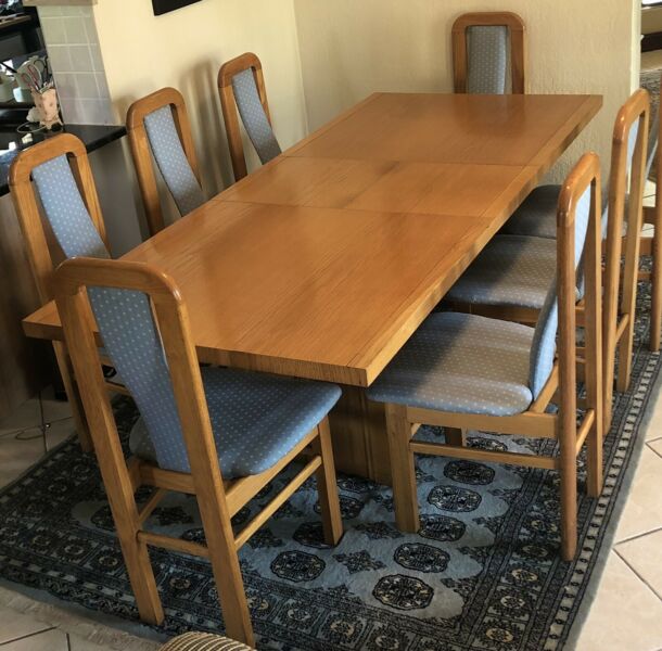 traditional oak dining set