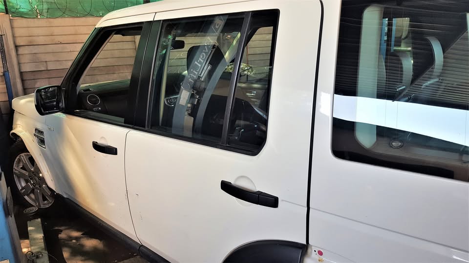 Land Rover Discovery 4 - Stripping for Spares | AUTO EZI - Private Seller Land Rover Discovery 4 - Stripping for Spares | AUTO EZI - Private Seller