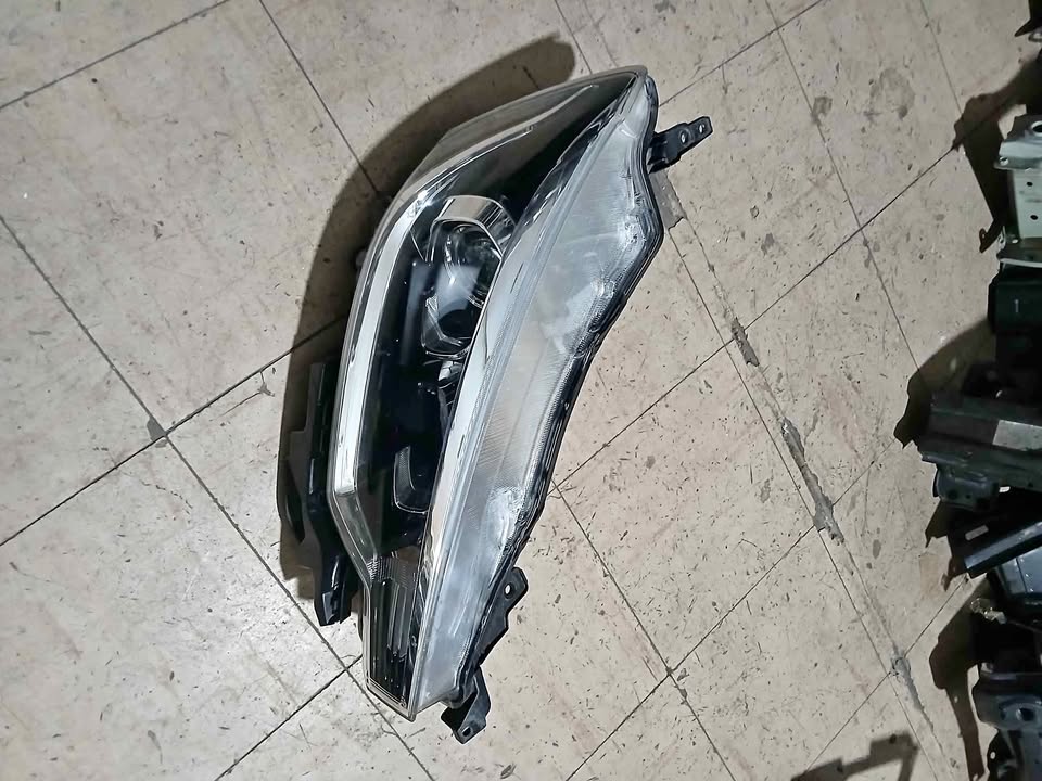 Suzuki ertiga headlight - Private Seller Suzuki ertiga headlight - Private Seller