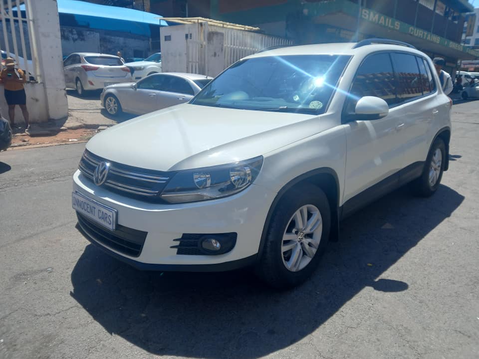 2015 VW TIGUAN 2.0 PETROL, AUTOMATIC TRANSMISSION, WHITE COLOUR