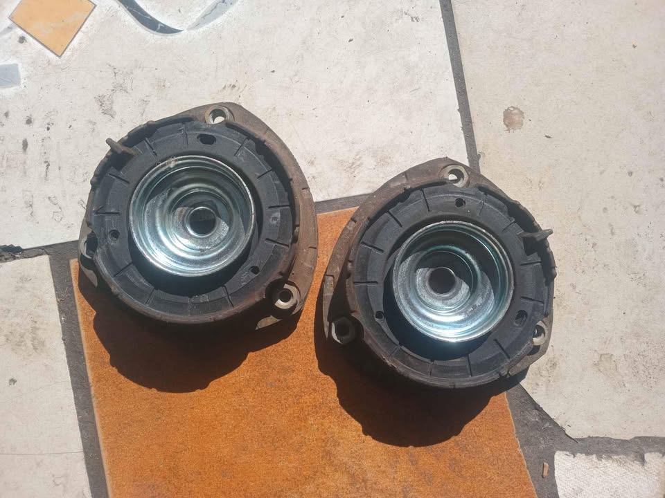 Audi RS3 Q3 GOLF 7 GTI  SHOCKS MOUNTING - Private Seller