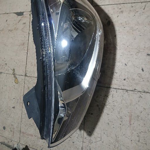 kia pegas headlight - Private Seller kia pegas headlight - Private Seller