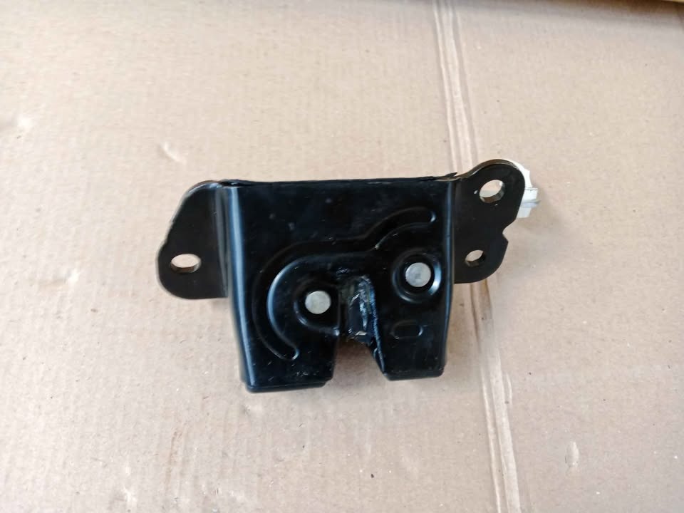 Hyundai H1 Tailgate Locks - Private Seller Hyundai H1 Tailgate Locks - Private Seller