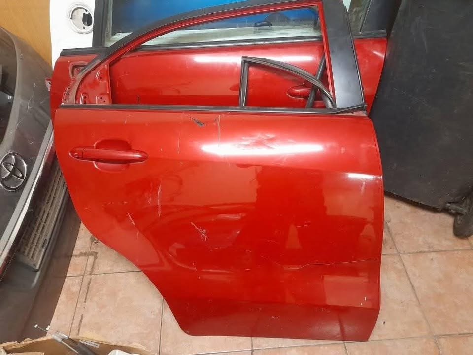 KIA RIO RIGHT BACK DOOR AVAILABLE - Private Seller KIA RIO RIGHT BACK DOOR AVAILABLE - Private Seller