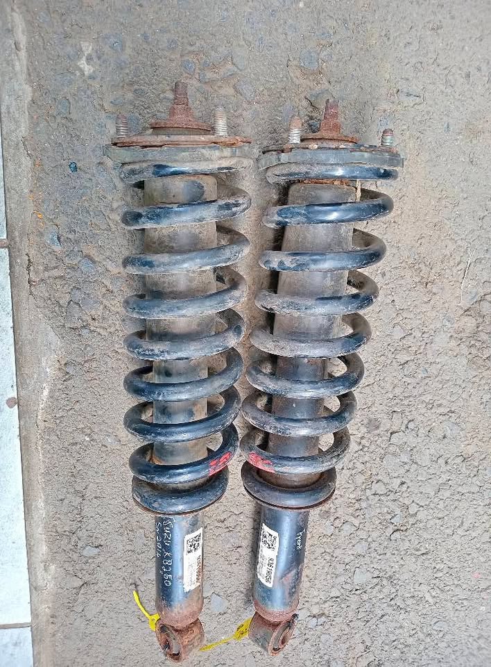 2016 Isuzu KB250 D-max front shock n spring for sale WhatsApp or cell - Private Seller