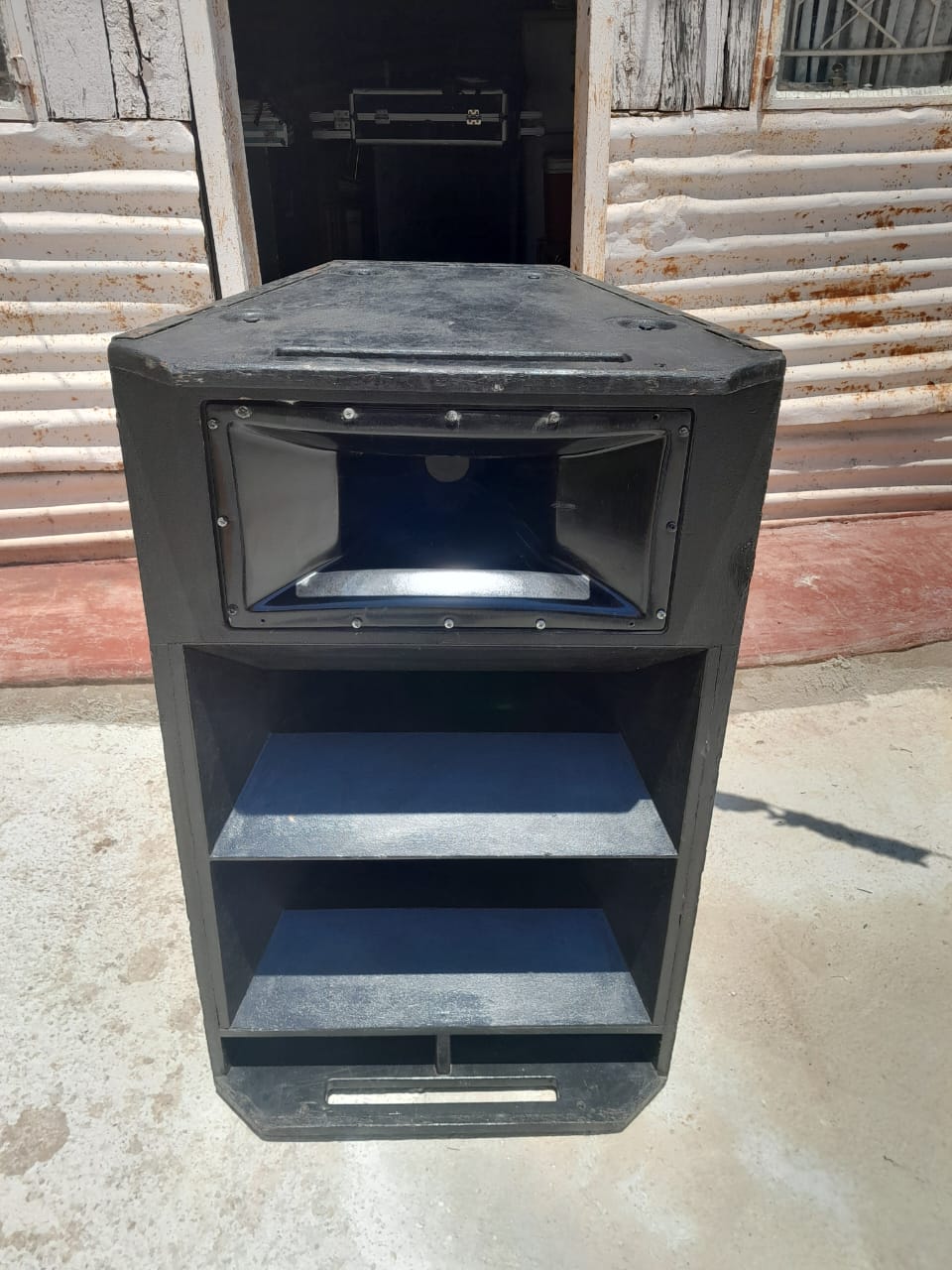 Apogee 3way mid high top speakers Apogee 3way mid high top speakers