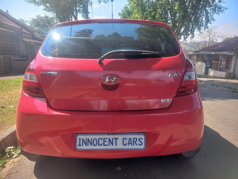 2010 HYUNDAI i20 1.6 PETROL, RED COLOR, MILEAGE