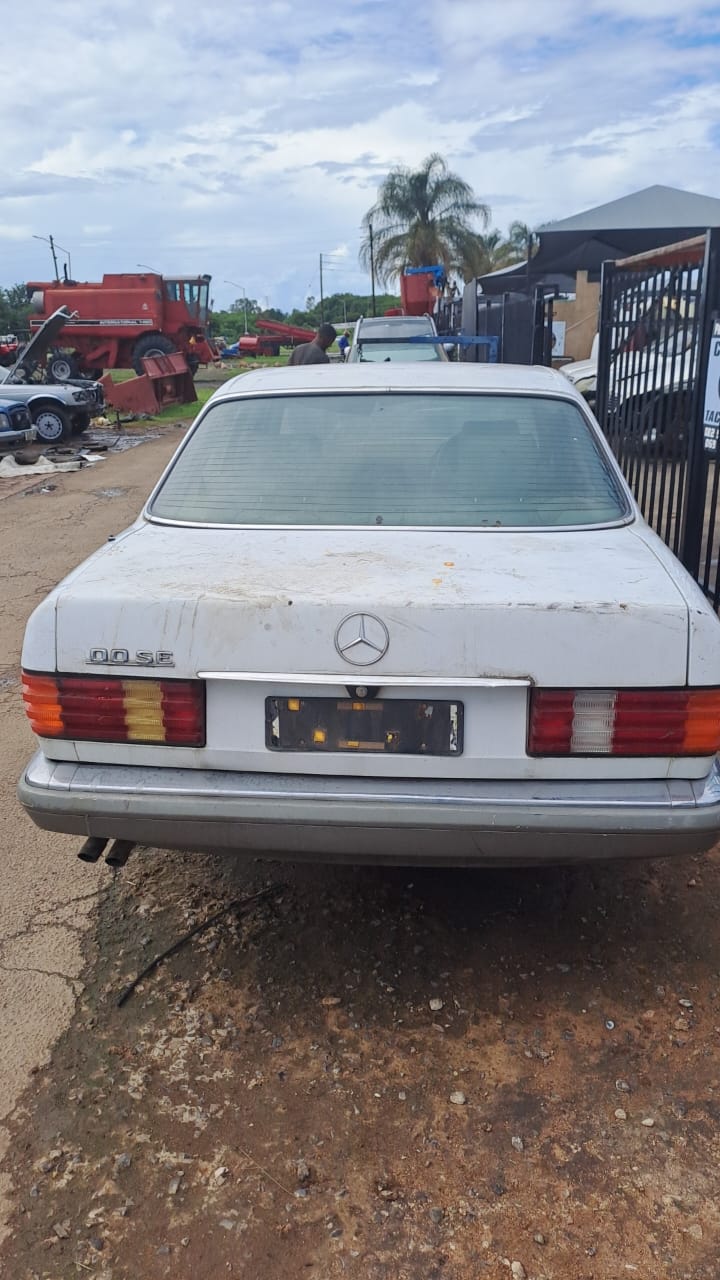 W126 300 SE available for stripping for parts - Private Seller
