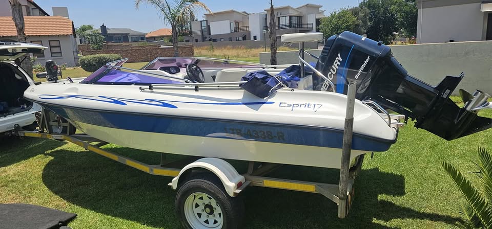 17ft Esprit  oat also rigged for Bass Fishing