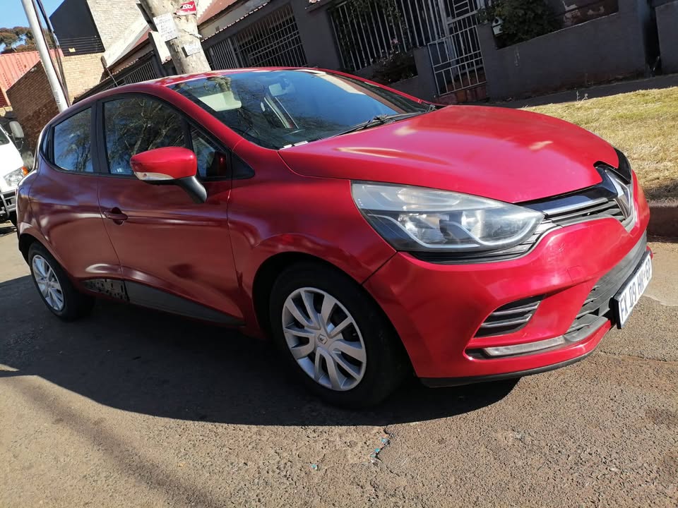 2017 RENAULT CLIO 4 900T MANUAL TRANSMISSION IN EXCELLENT CONDITION