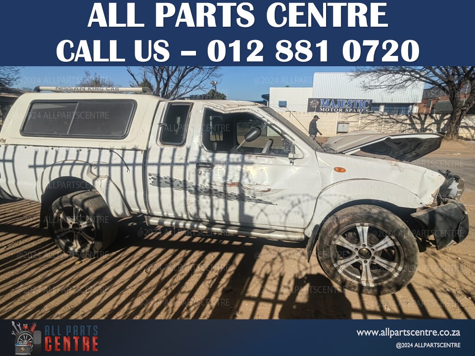 Nissan Np300 2005 stripping for spares