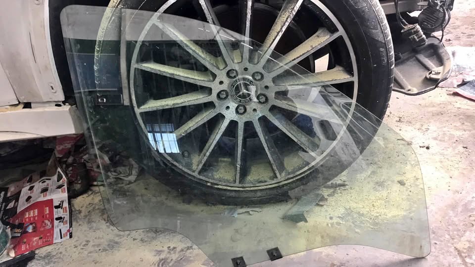 NP200 Door window NP200 Door window