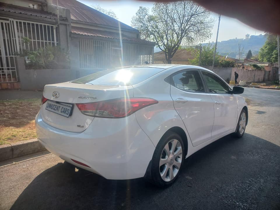 2014 HYUNDAI ELANTRA 1.6 GLS PETROL, AUTOMATIC, WHITE COLOR