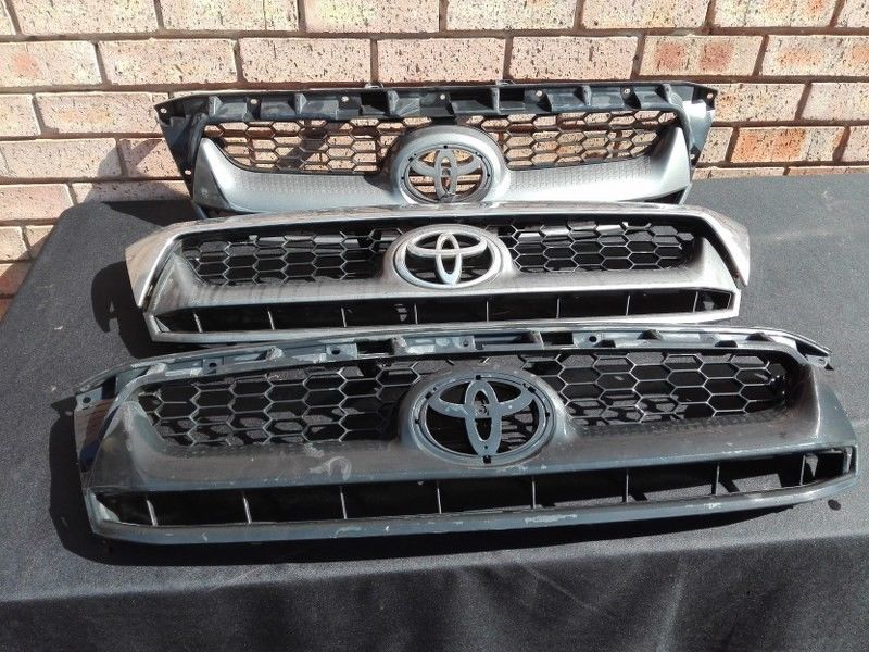 Toyota Hilux Facelift Model Main Grill - Private Seller Toyota Hilux Facelift Model Main Grill - Private Seller