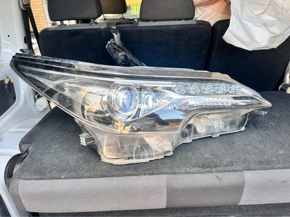 Toyota fortuner led left and right headlight - Private Seller Toyota fortuner led left and right headlight - Private Seller