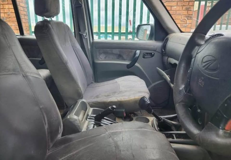 2014 Mahindra Scorpio mhawk pik.up 2.2 stripping for parts