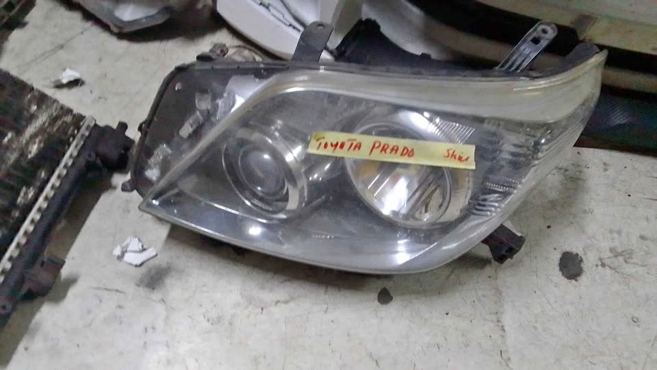 Toyota land cruiser prado headlight - Private Seller Toyota land cruiser prado headlight - Private Seller
