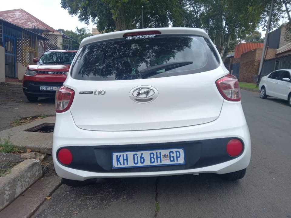 2020 Hyundai i10 Grand 1.2 Petrol, Automatic, White Color, Mileage