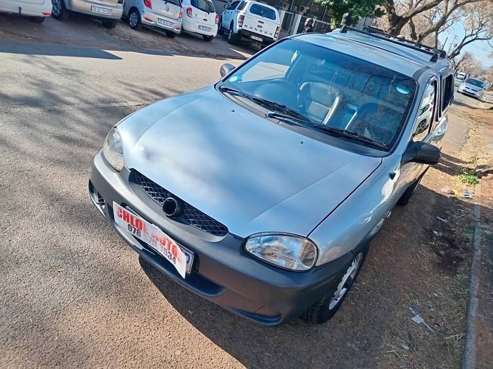 2003 Corsa bakkie 1.7 Disiel Manual,Silver Color  160,000km