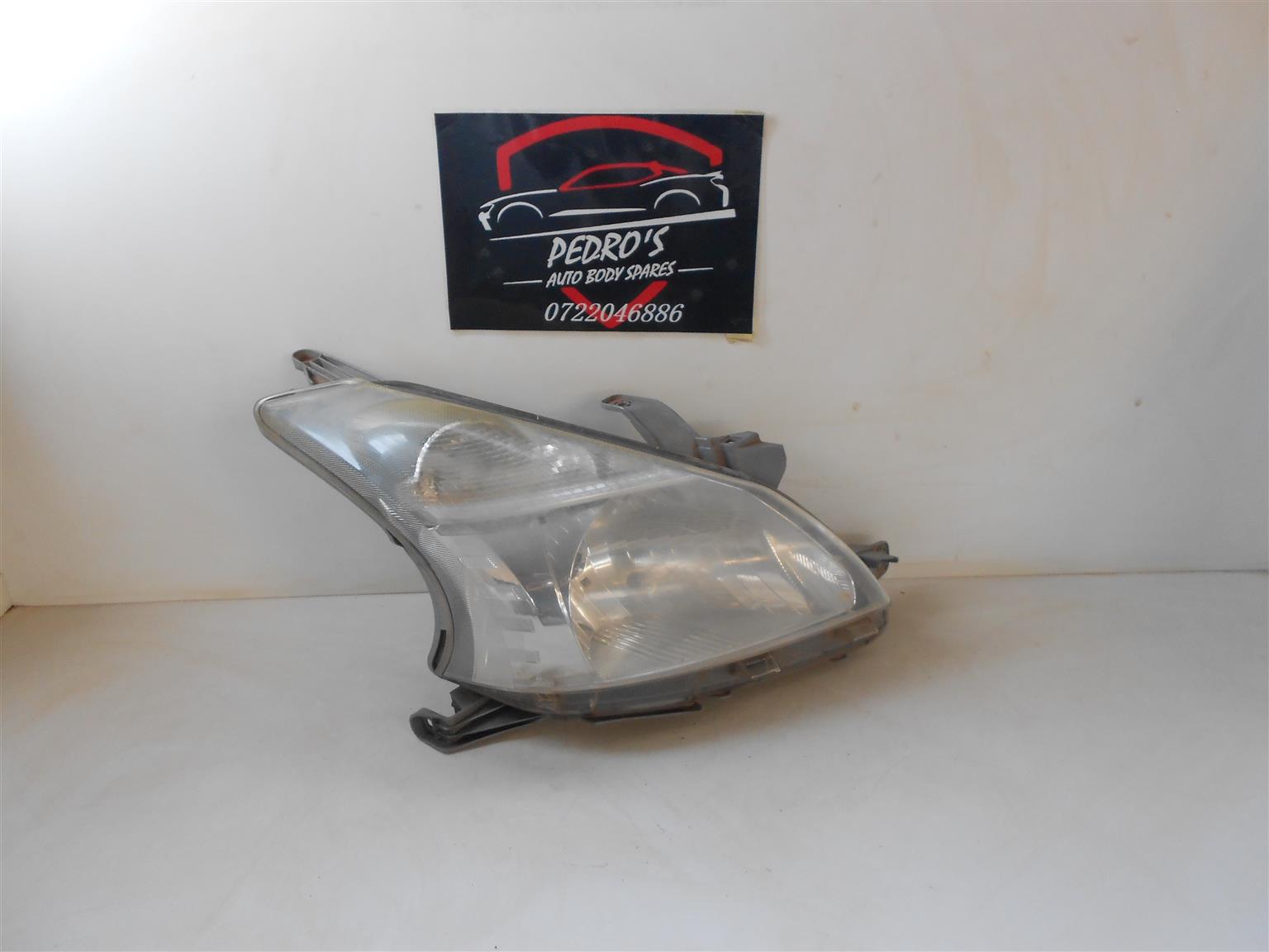 Toyota Avanza 2 Right Headlight